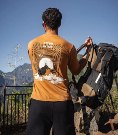 AR000665þT SHIRT - ICONIC PITON DES NEIGES - TABAC - ZINTENSE